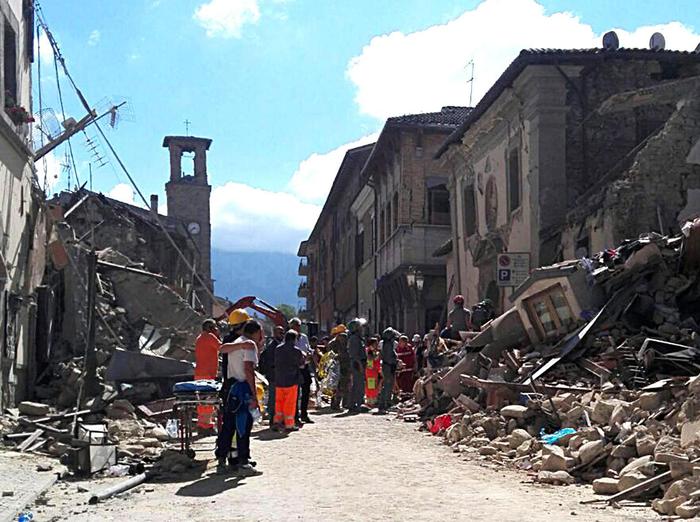 I danni provocati dal forte terremoto ad Amatrice (Rieti), 24 agosto 2016. ANSA/LUCA PROSPERI
