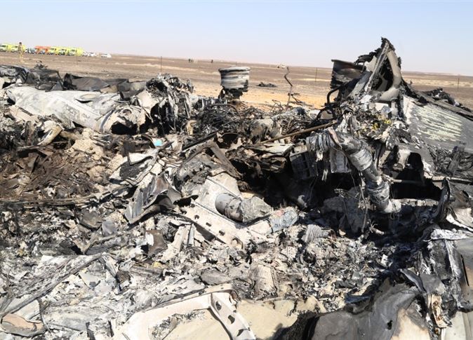 حطام الطائرة الروسية التي سقطت بوسط سيناء - صورة أرشيفية